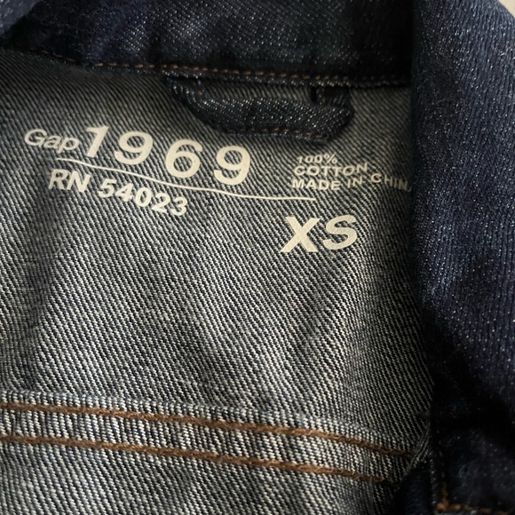 Gap size XS dark denim vest - Picture 2 of 3